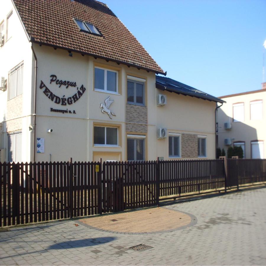 Pegazus Vendeghaz Hotel Hajdúszoboszló Exterior foto